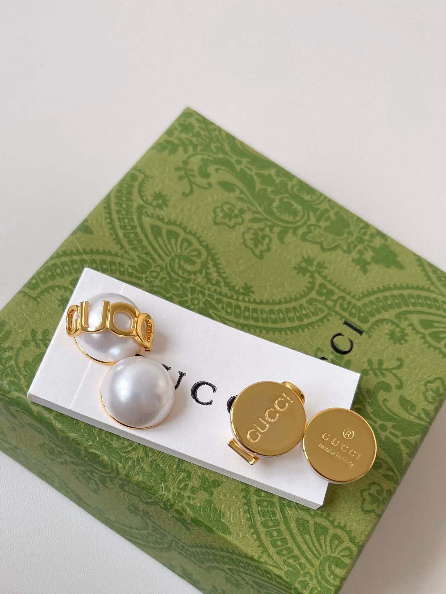 Gucci Gold Pearl Stud Earrings