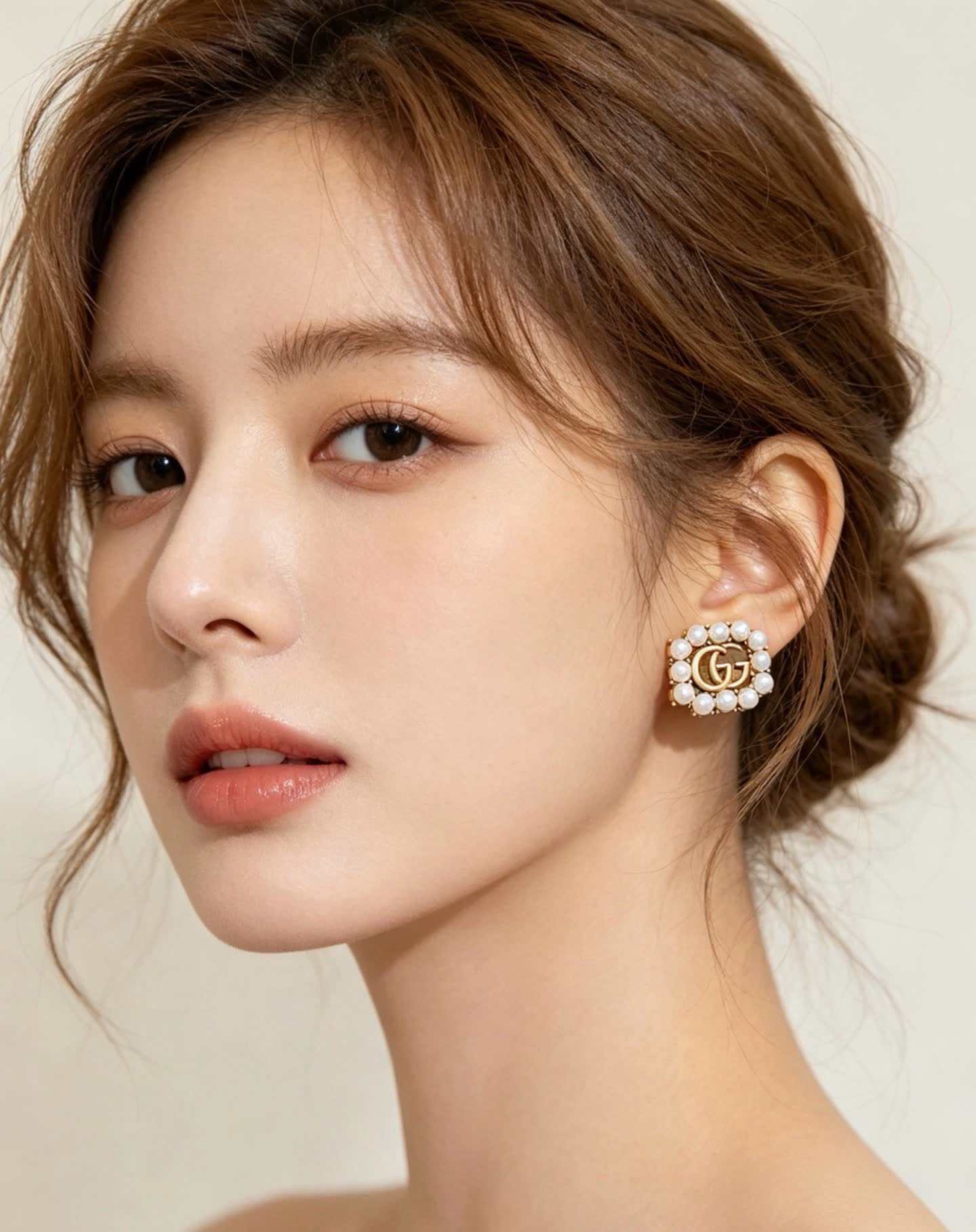 Gucci Pearl Stud Earrings