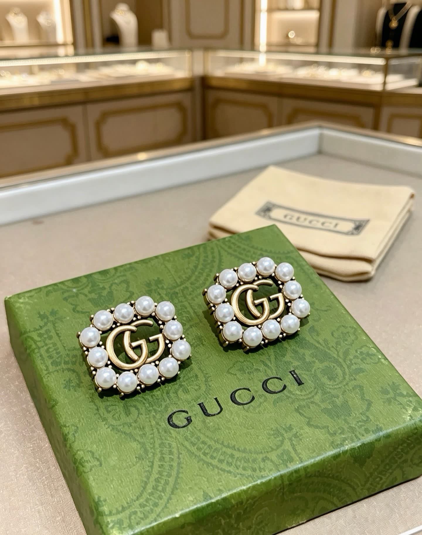 Gucci Pearl Stud Earrings