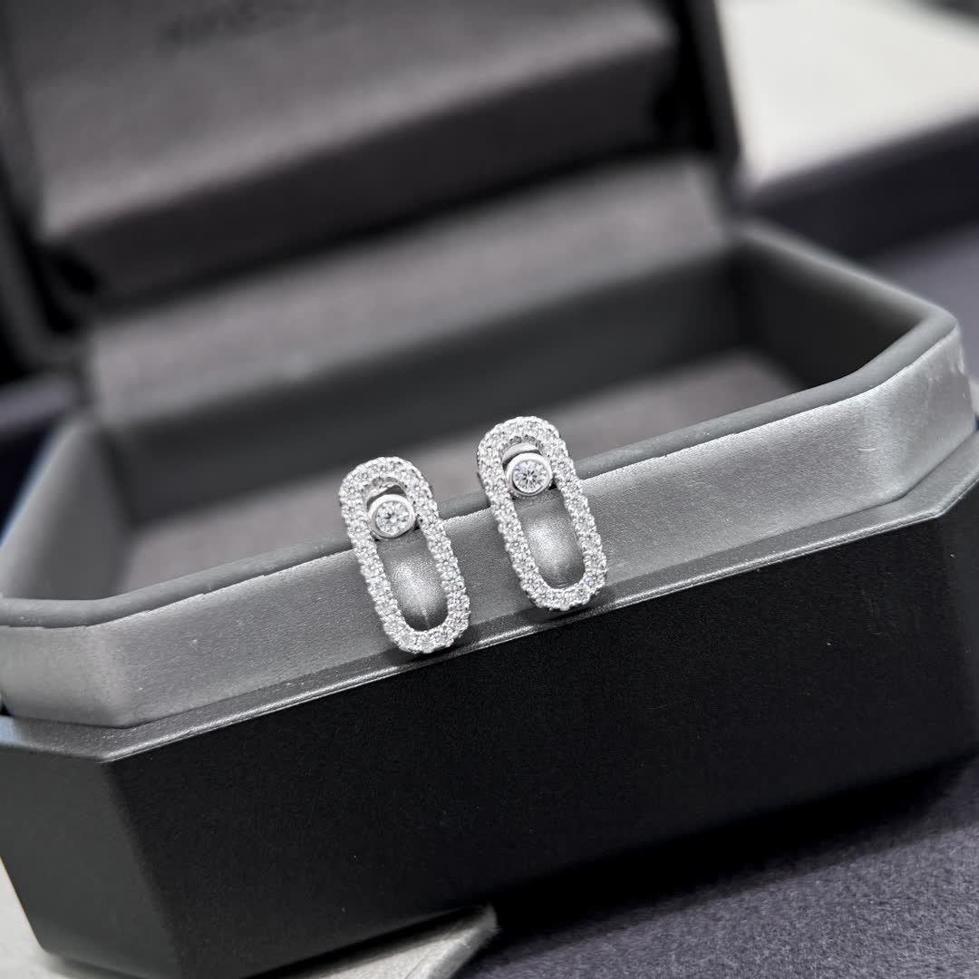 Messika Happy Diamonds Earrings