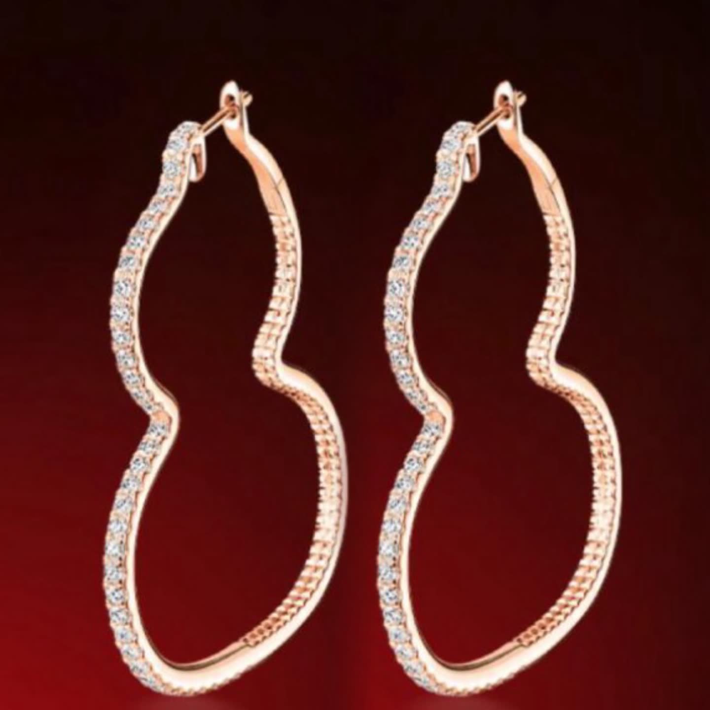 Qeelin Elegant Gold Hoop Earrings with Diamond Accents