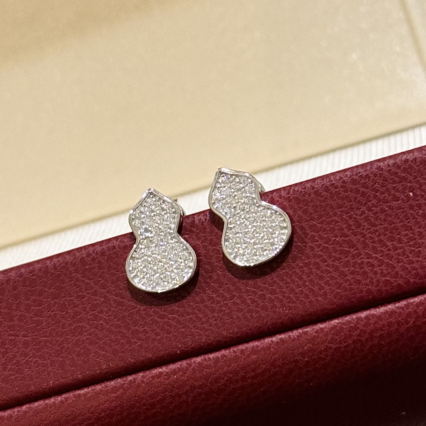 Qeelin Silver Crystal Stud Earrings