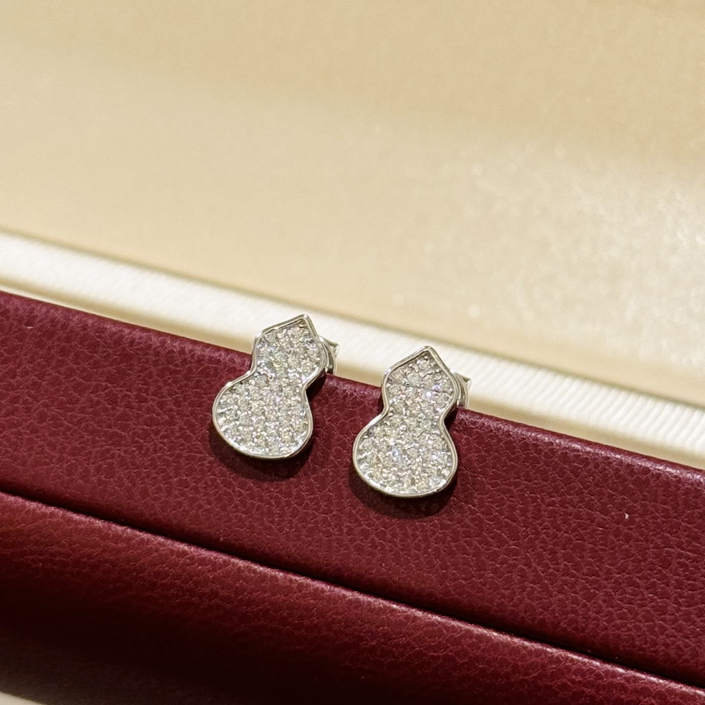 Qeelin Silver Crystal Stud Earrings