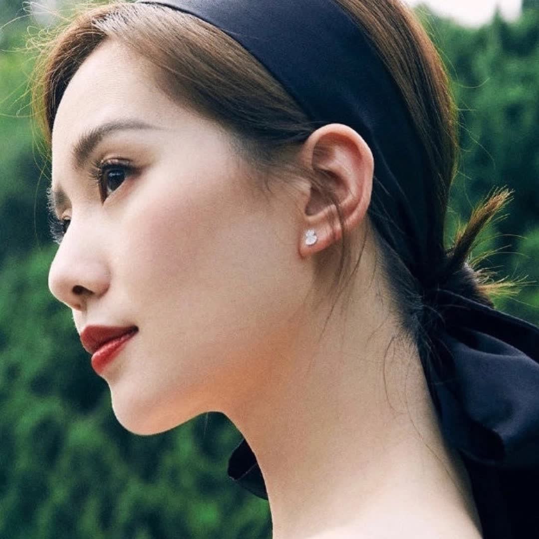 Qeelin Silver Crystal Stud Earrings