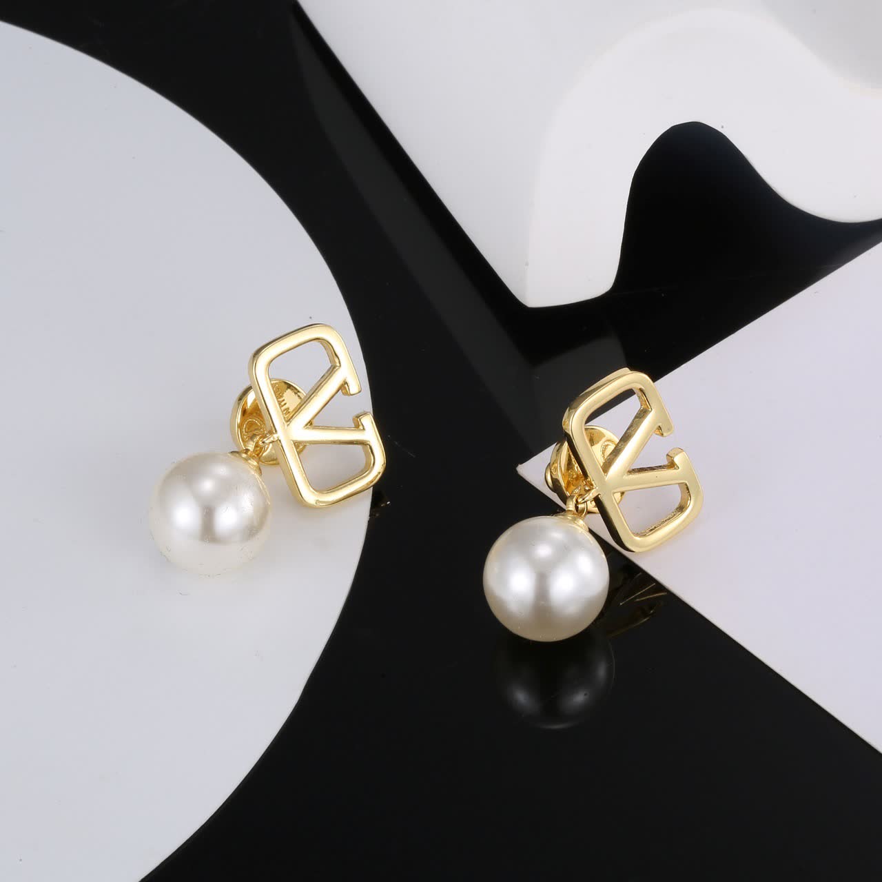 Louis Vuitton Gold 'LV' Logo Pearl Earrings