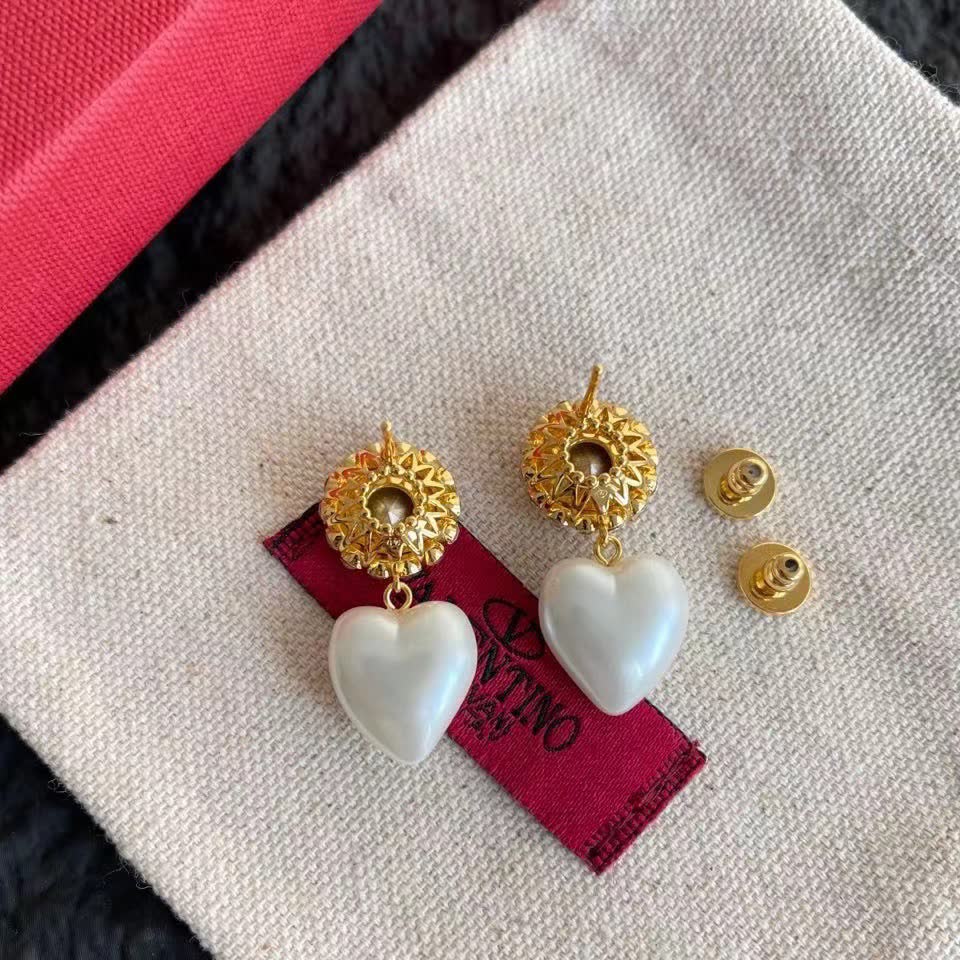 Dior Heart Pearl Earrings and Necklace Set