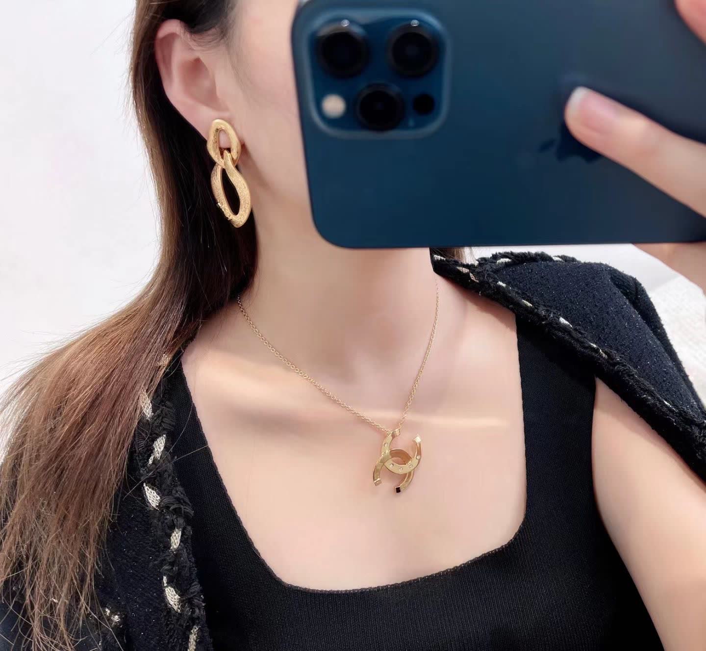 Chanel Earrings - Gold Tone, Interlocking C's Design