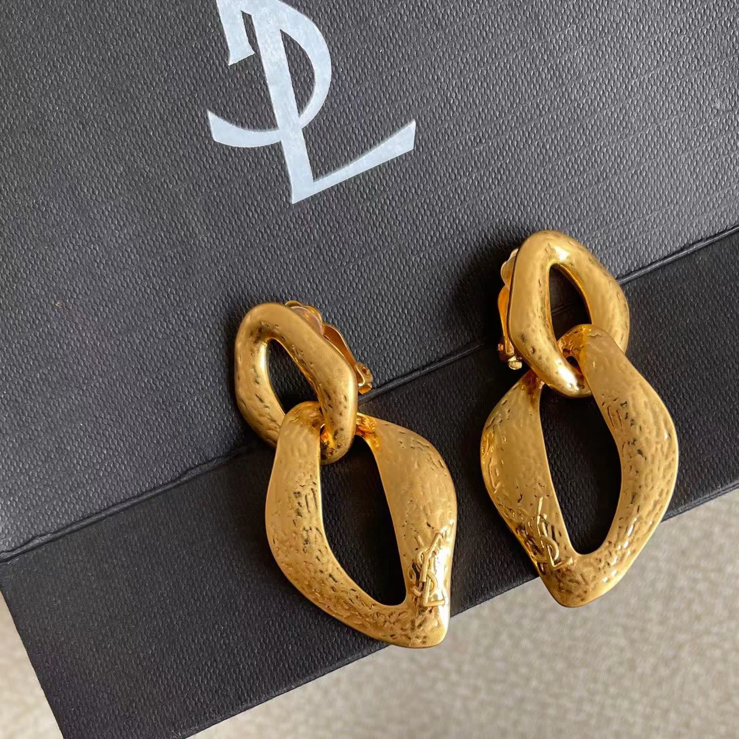 Chanel Earrings - Gold Tone, Interlocking C's Design