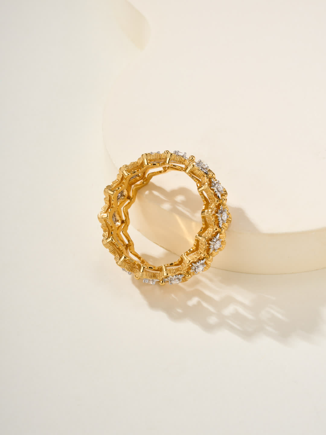 Buccellati Elegant Gold Ring with Diamonds