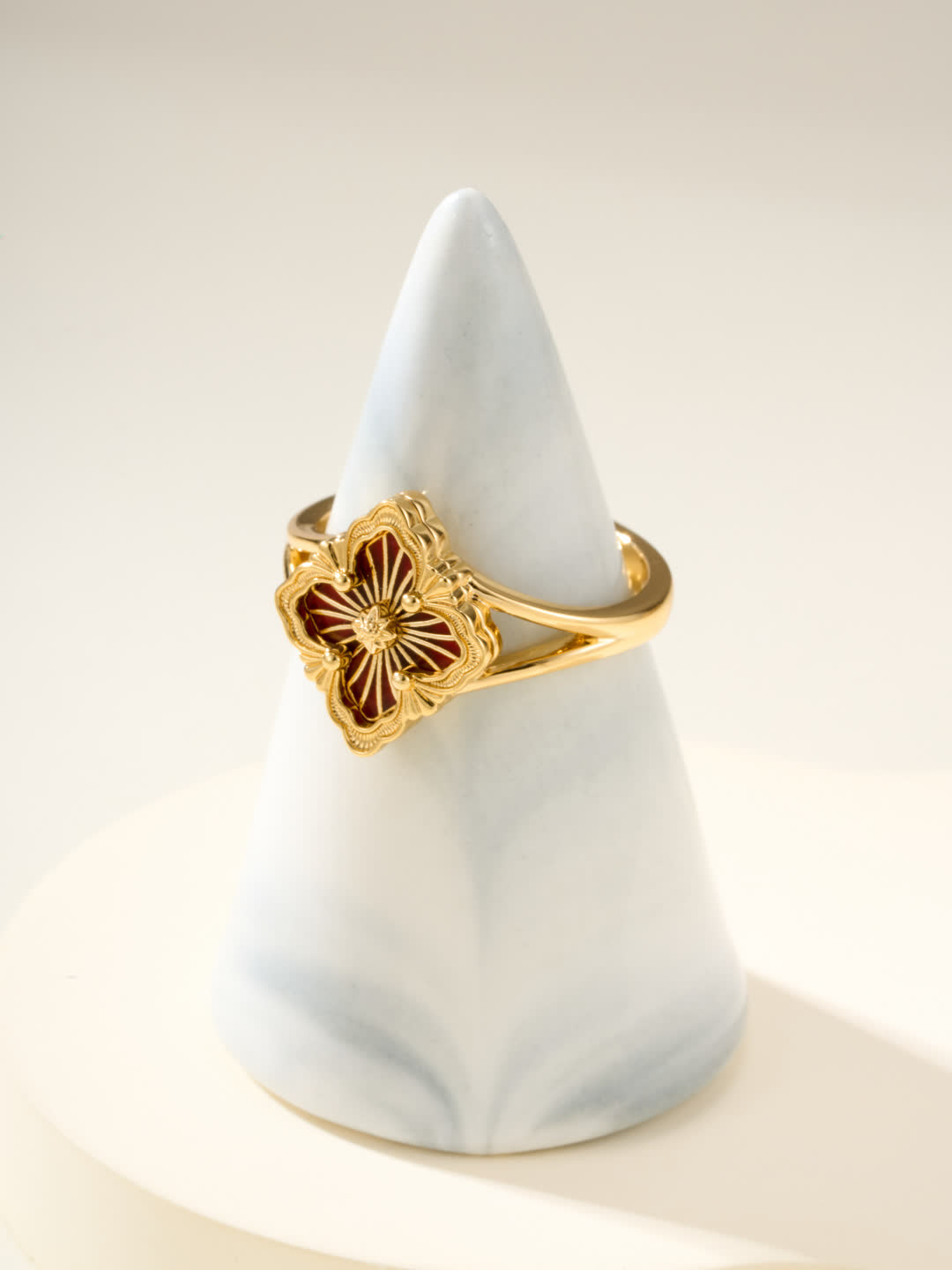 Buccellati Elegant Gold and Red Enamel Ring