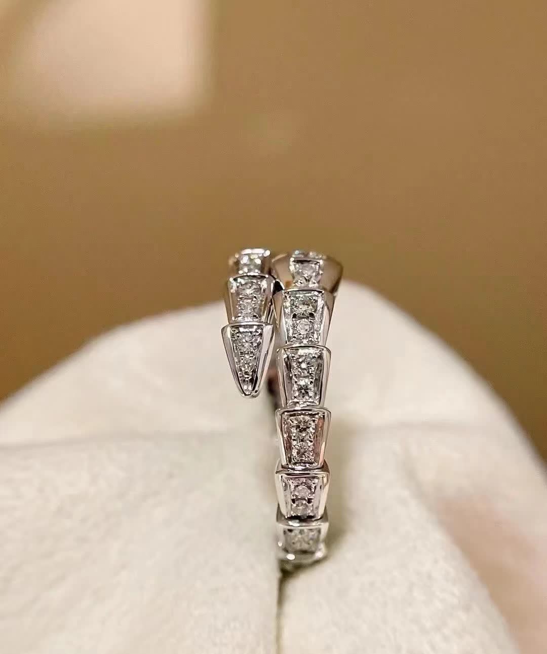 Bvlgari Elegant Diamond Ring