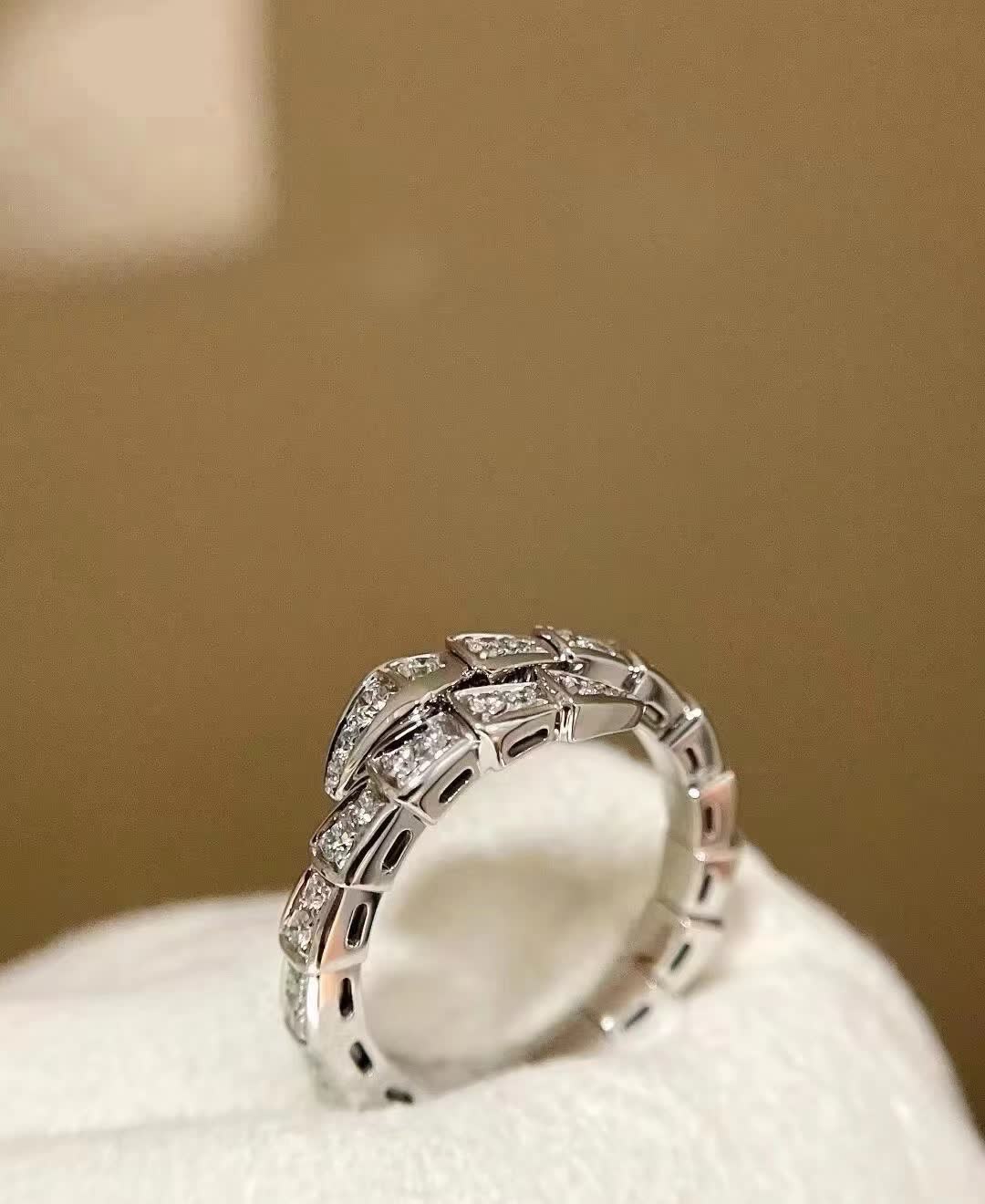 Bvlgari Elegant Diamond Ring