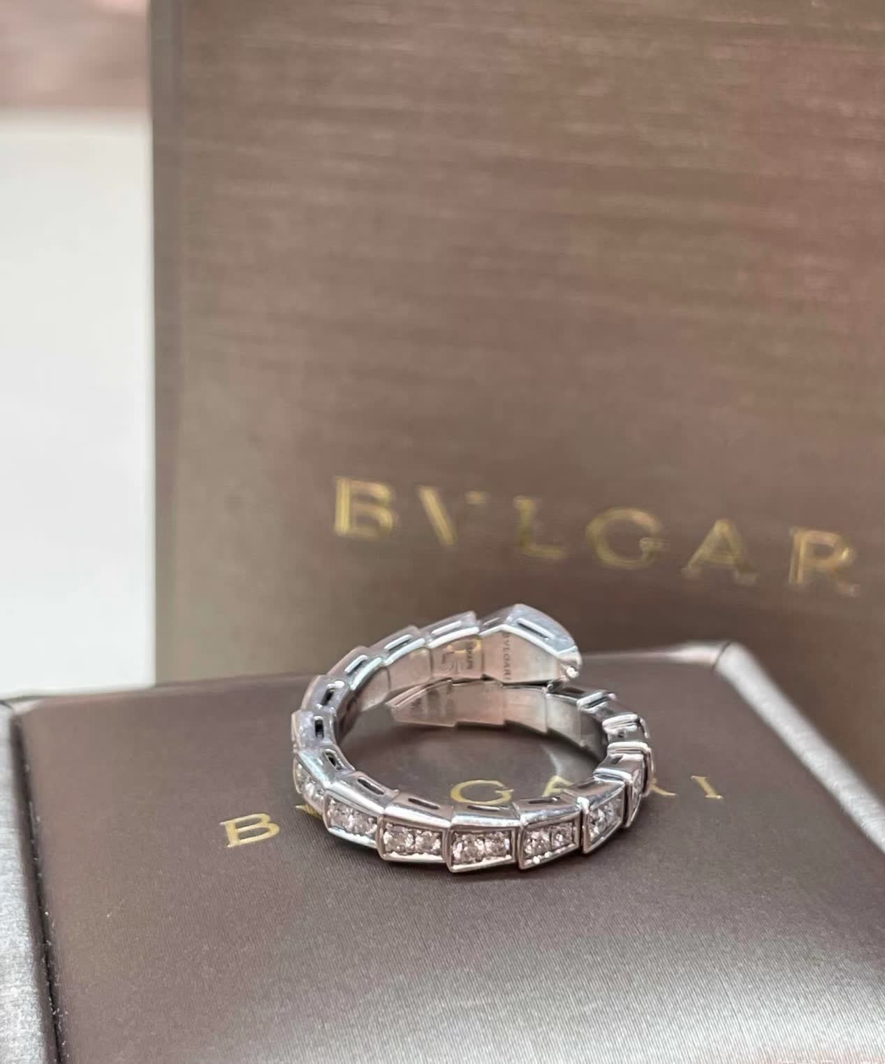 Bvlgari Elegant Diamond Ring