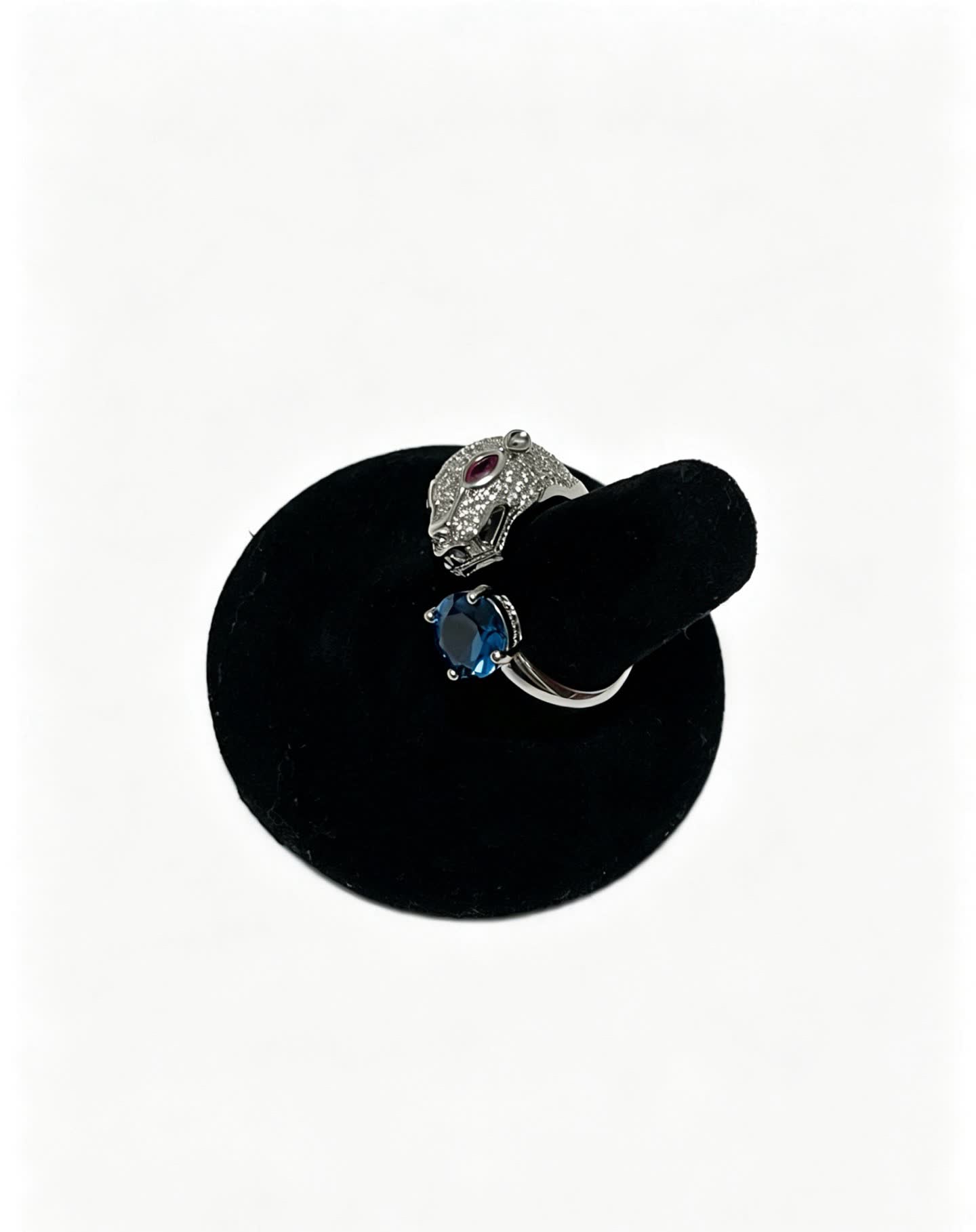 Cartier Luxury Animal Head Ring with Gemstones