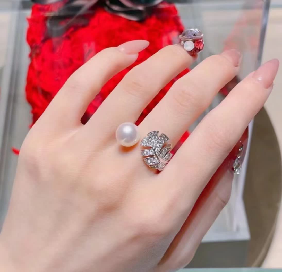 Chanel S925 Silver Leaf Pearl Ring
