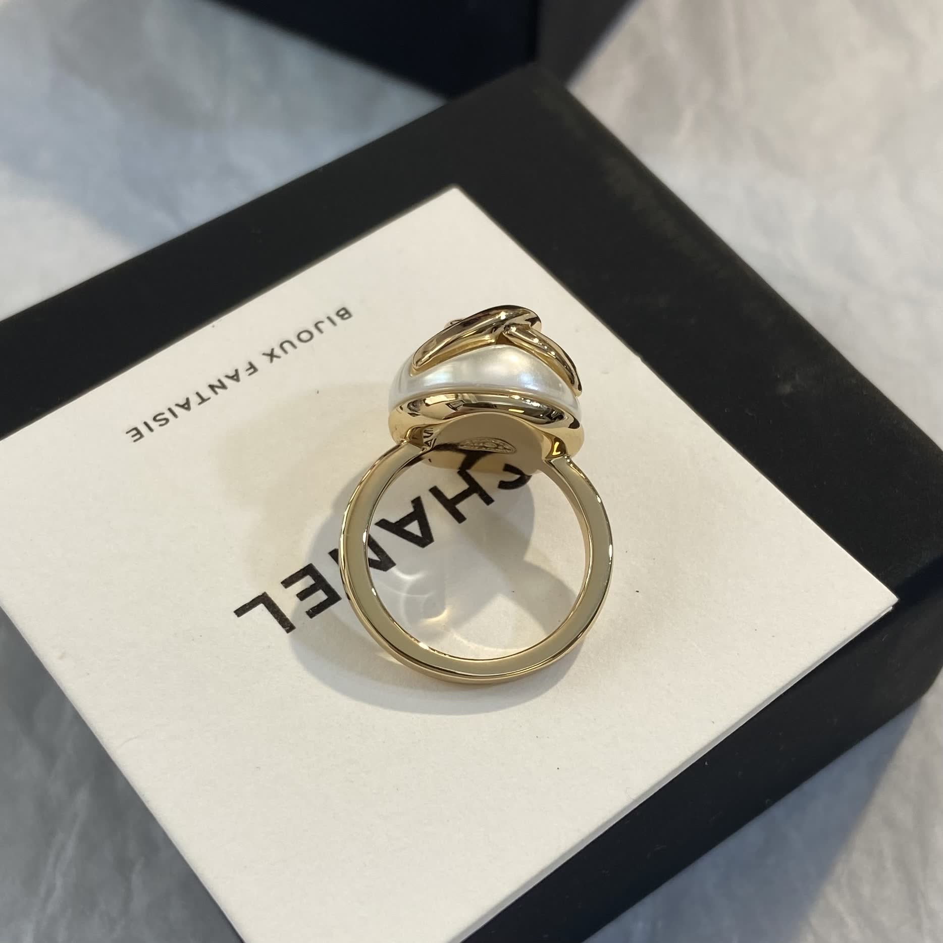 Chanel Bijoux Fantaisie Ring