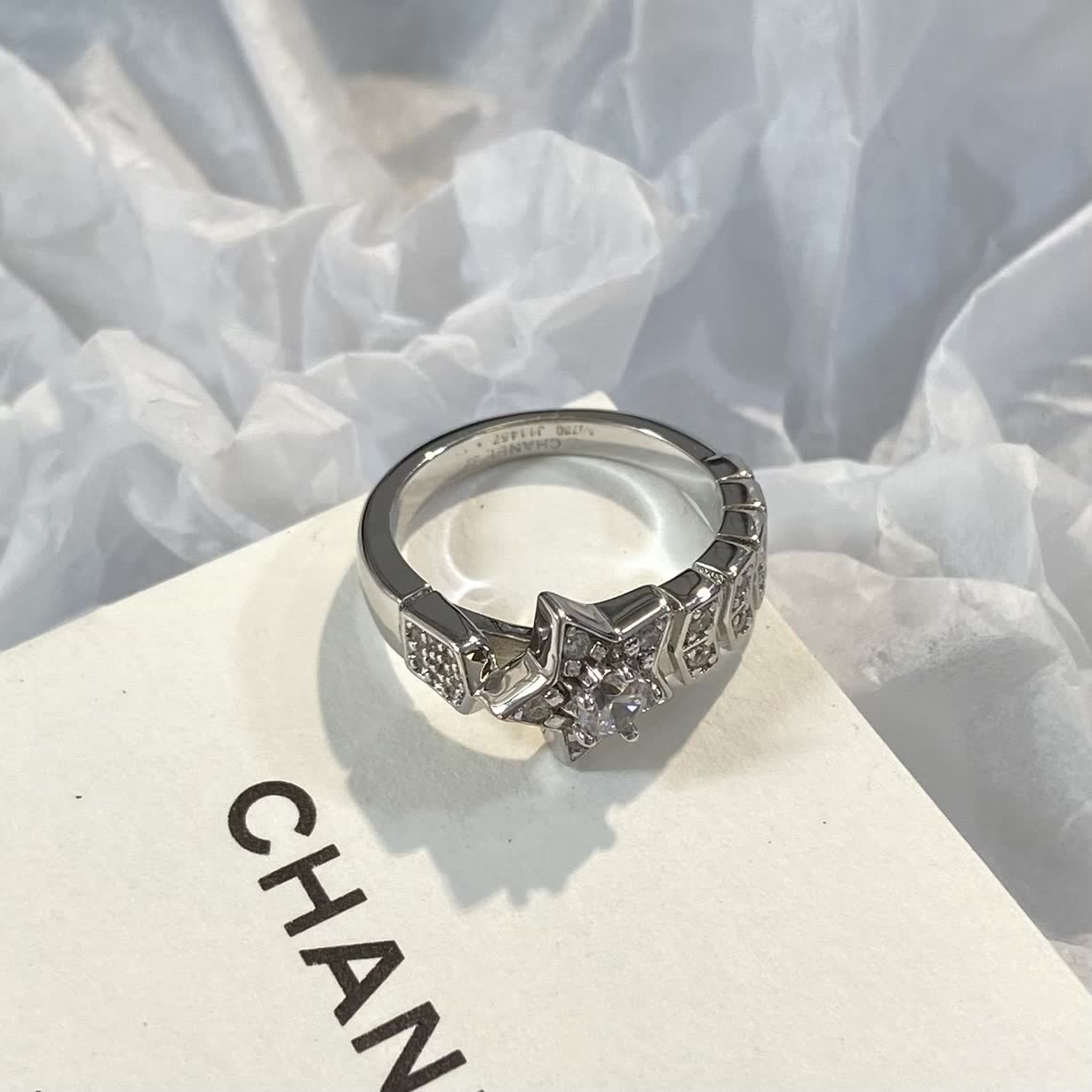 Chanel Elegant Star-Shaped Diamond Ring-XJ1276