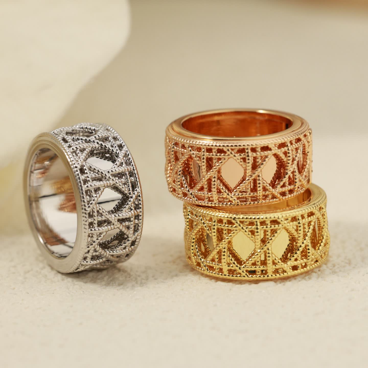 Dior Elegant Filigree Ring Set