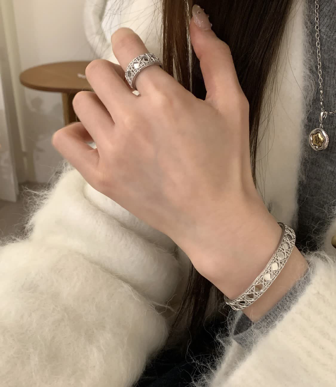 Dior Elegant Filigree Ring Set
