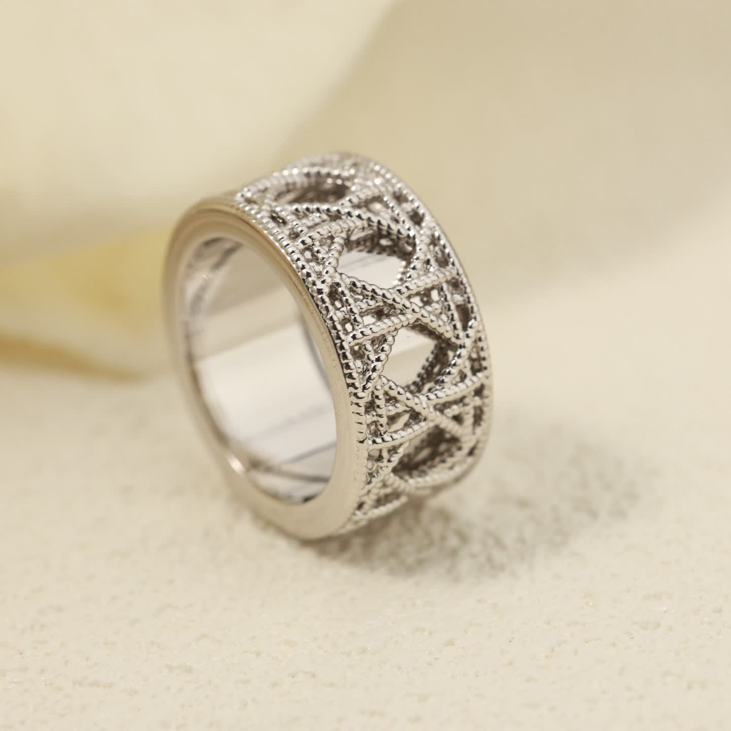 Dior Elegant Filigree Ring Set