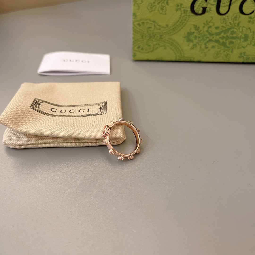 Gucci Rose Gold Ring with Interlocking Gs