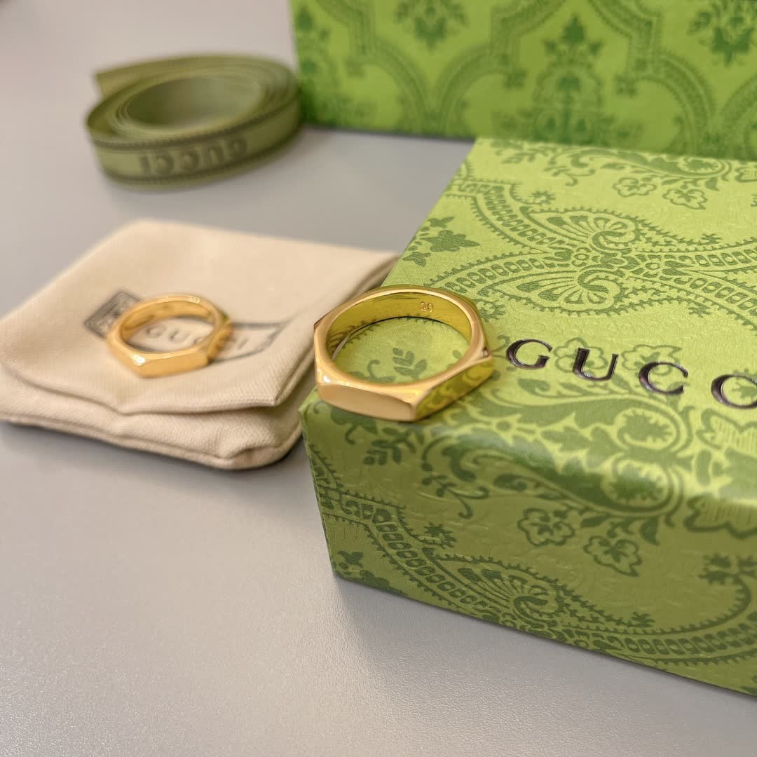 Gucci Gold Hexagon Ring