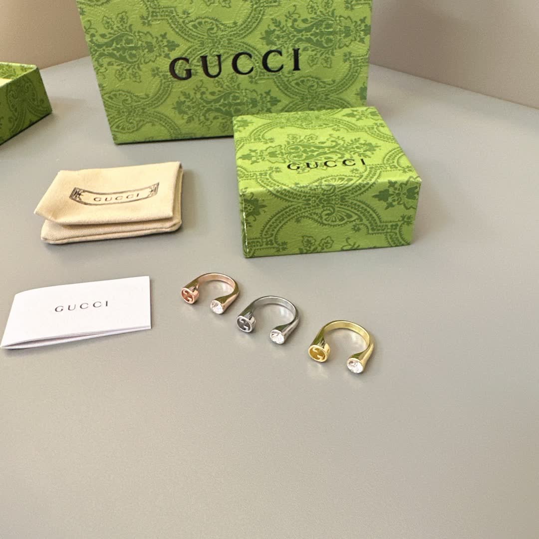 Gucci Gold Ring with Diamond
