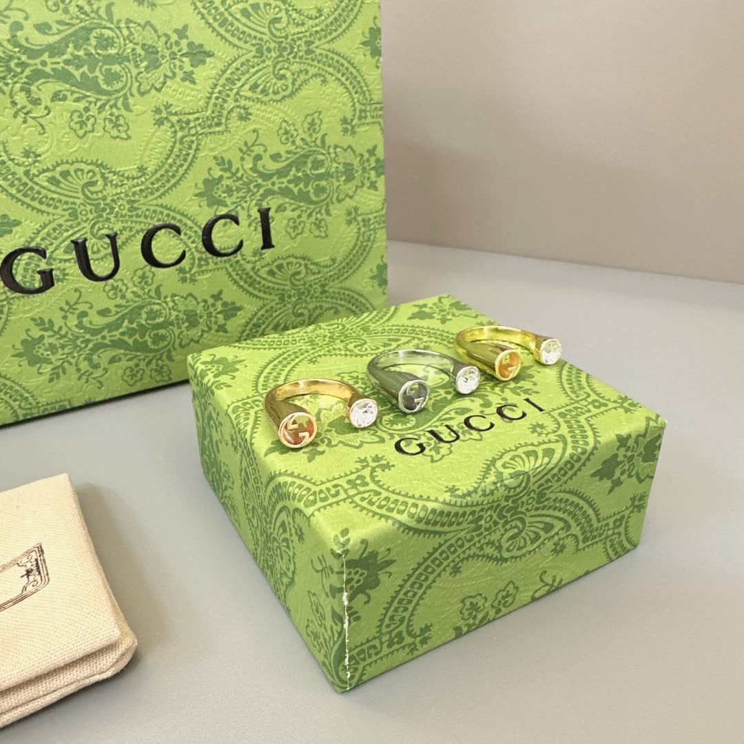 Gucci Gold Ring with Diamond