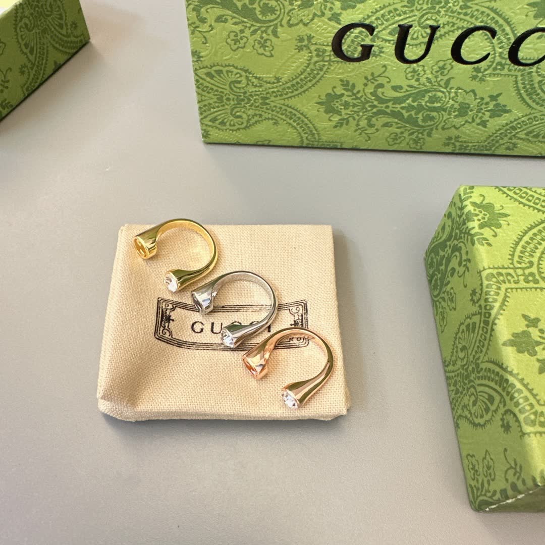 Gucci Gold Ring with Diamond