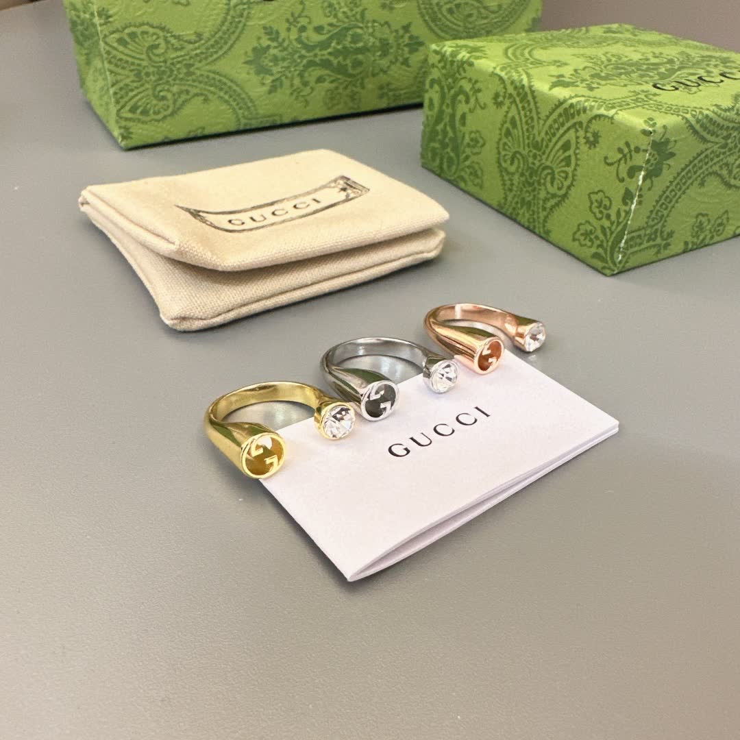 Gucci Gold Ring with Diamond