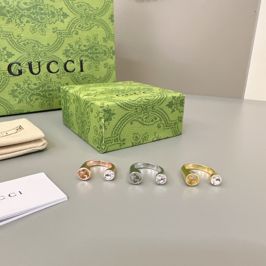 Gucci Gold Ring with Diamond