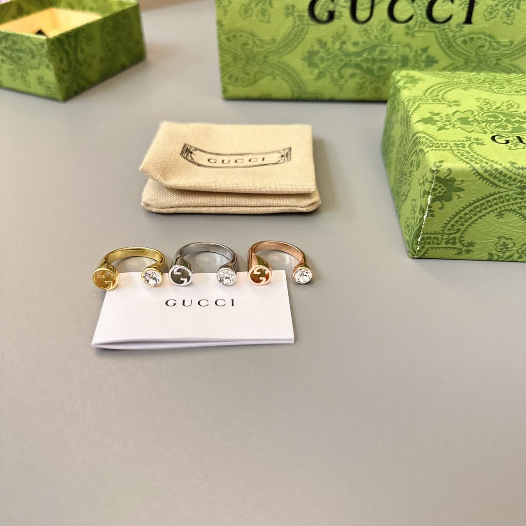 Gucci Gold Ring with Diamond