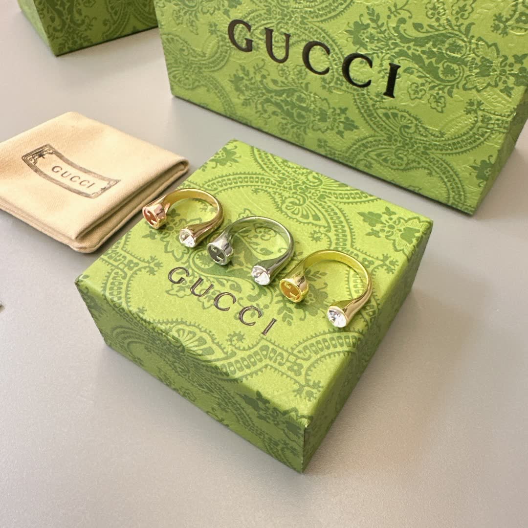 Gucci Gold Ring with Diamond