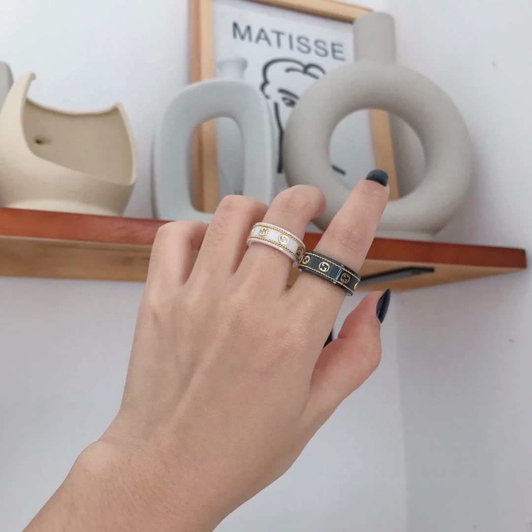 Gucci Black and Gold Ring
