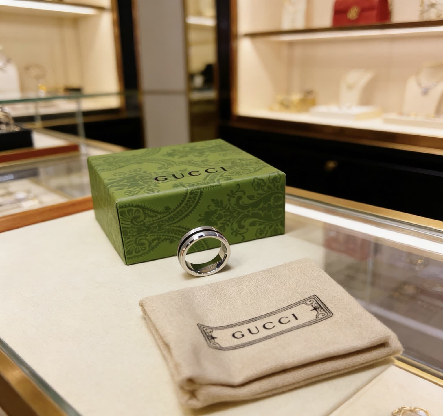 Gucci Silver Ring with Black Inlay