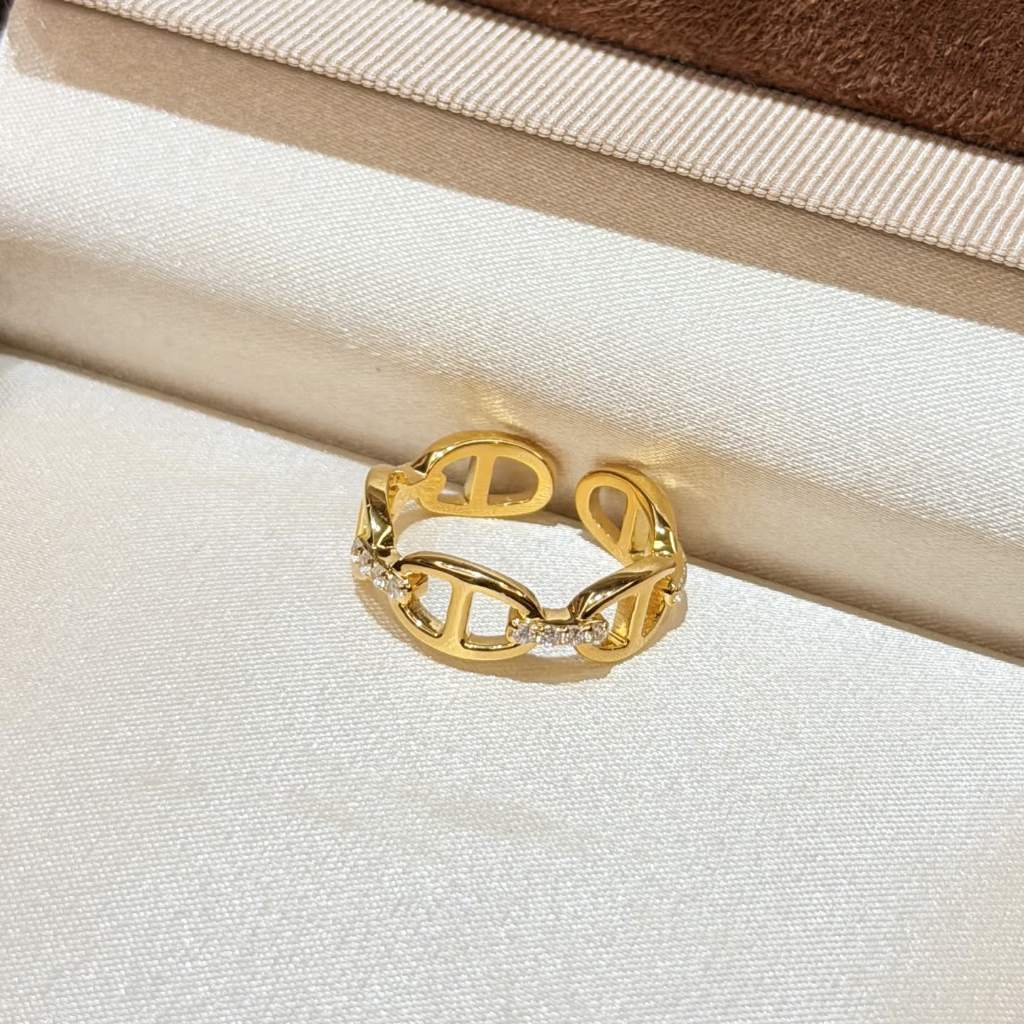 Hermes Hermès Gold Ring with Diamonds