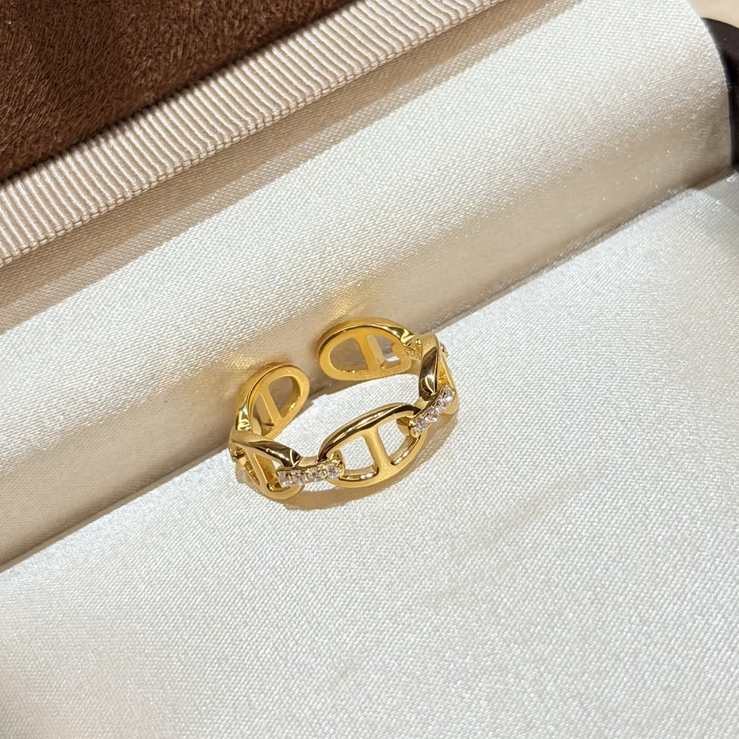 Hermes Hermès Gold Ring with Diamonds