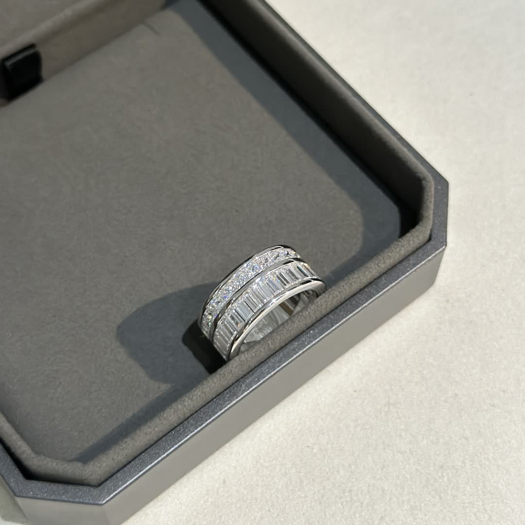 Messika Elegant Silver Ring with Cubic Zirconia Stones Messika Elegant Silver Ring with Cubic Zirconia Stones