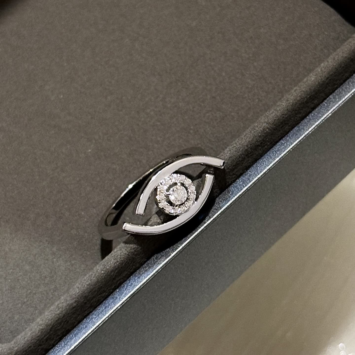 Messika Elegant Silver Ring with Diamond Accents Messika Elegant Silver Ring with Diamond Accents