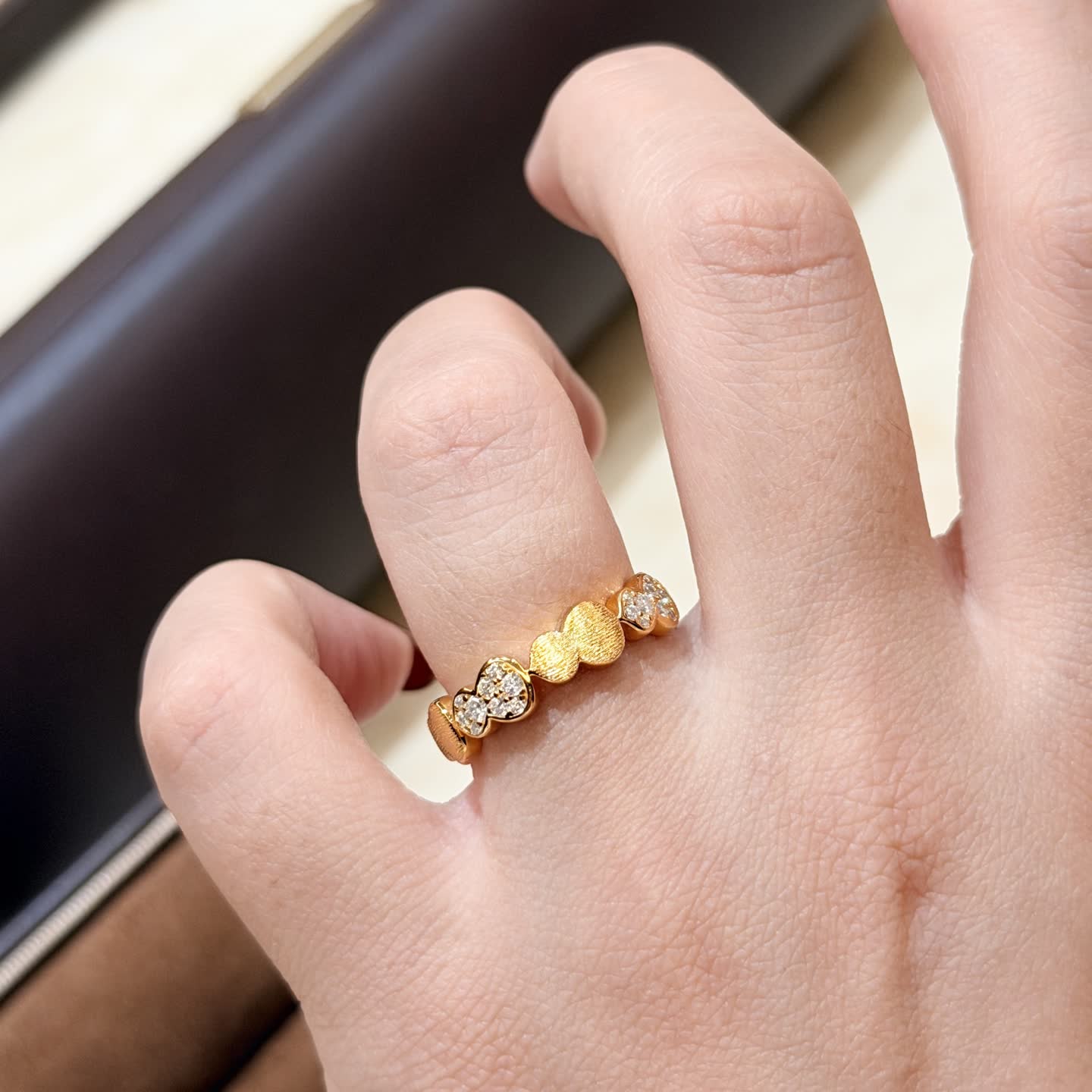 Qeelin Elegant Gold Ring with Diamond Accents