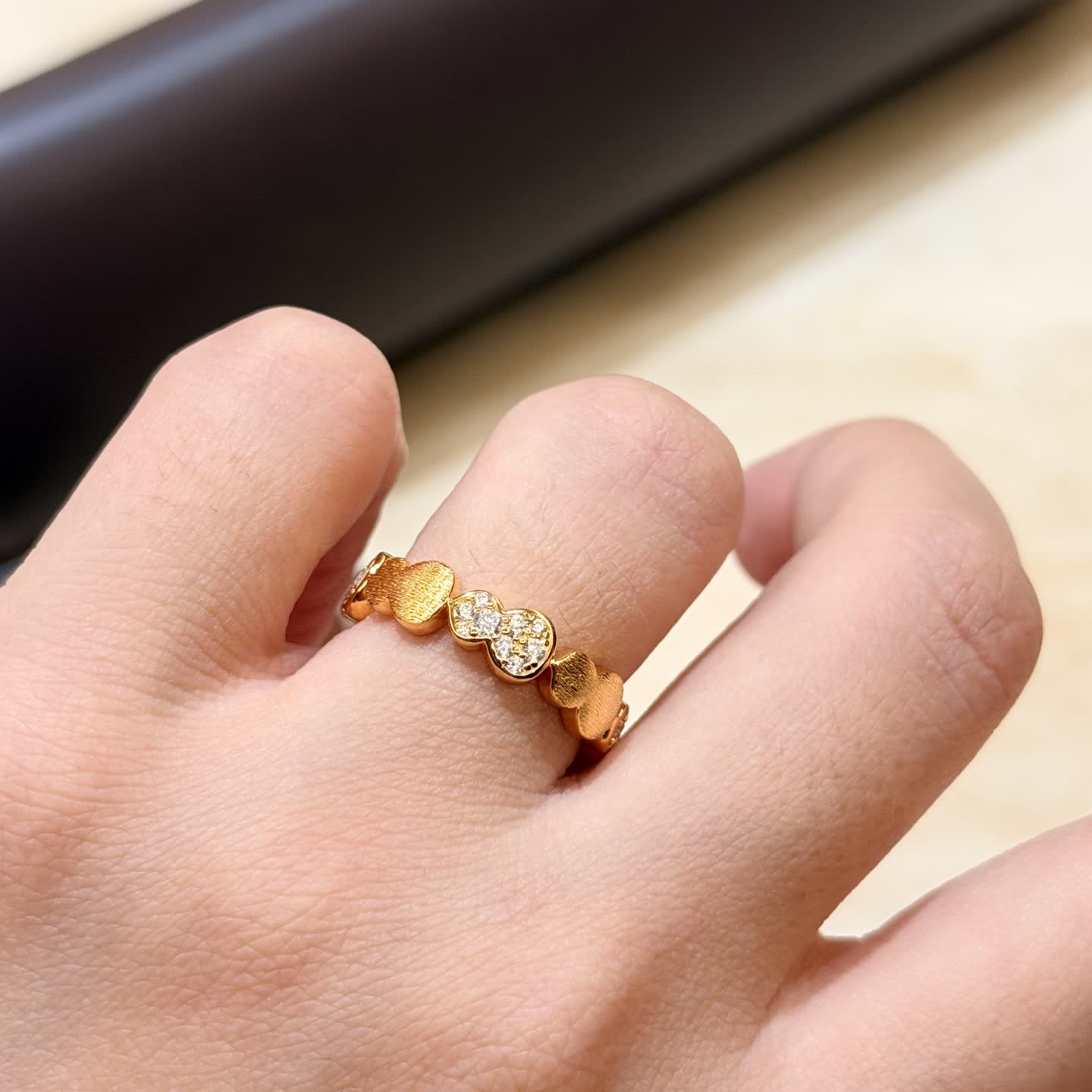 Qeelin Elegant Gold Ring with Diamond Accents