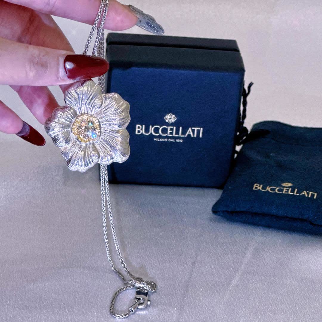 Buccellati Flower Pendant Necklace