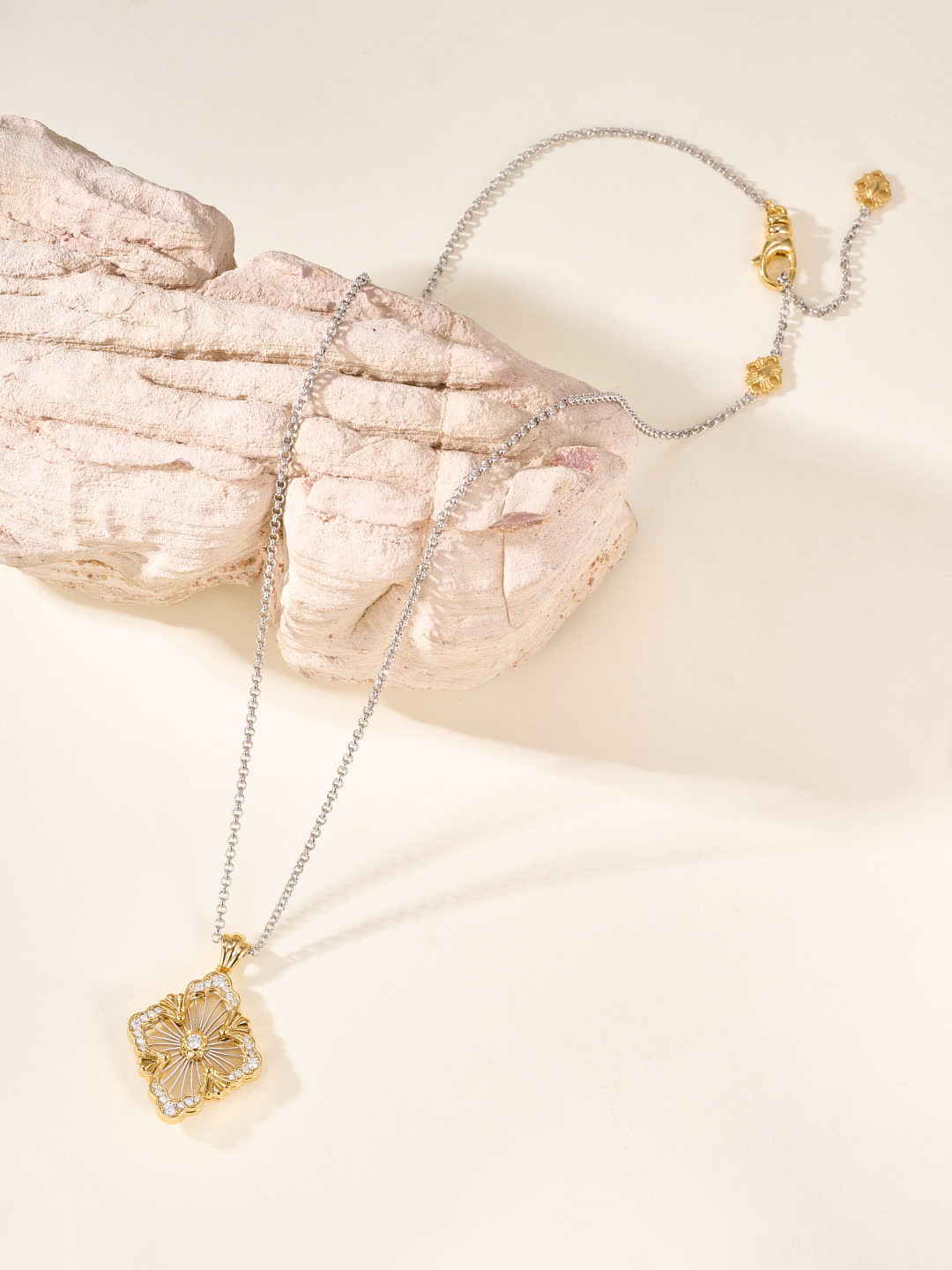 Buccellati Elegant Gold and Diamond Flower Pendant Necklace