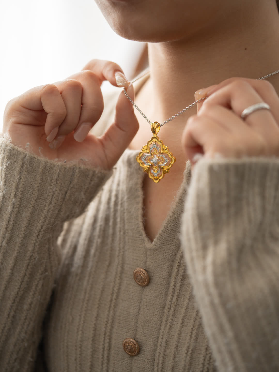 Buccellati Elegant Gold and Silver Filigree Pendant Necklace