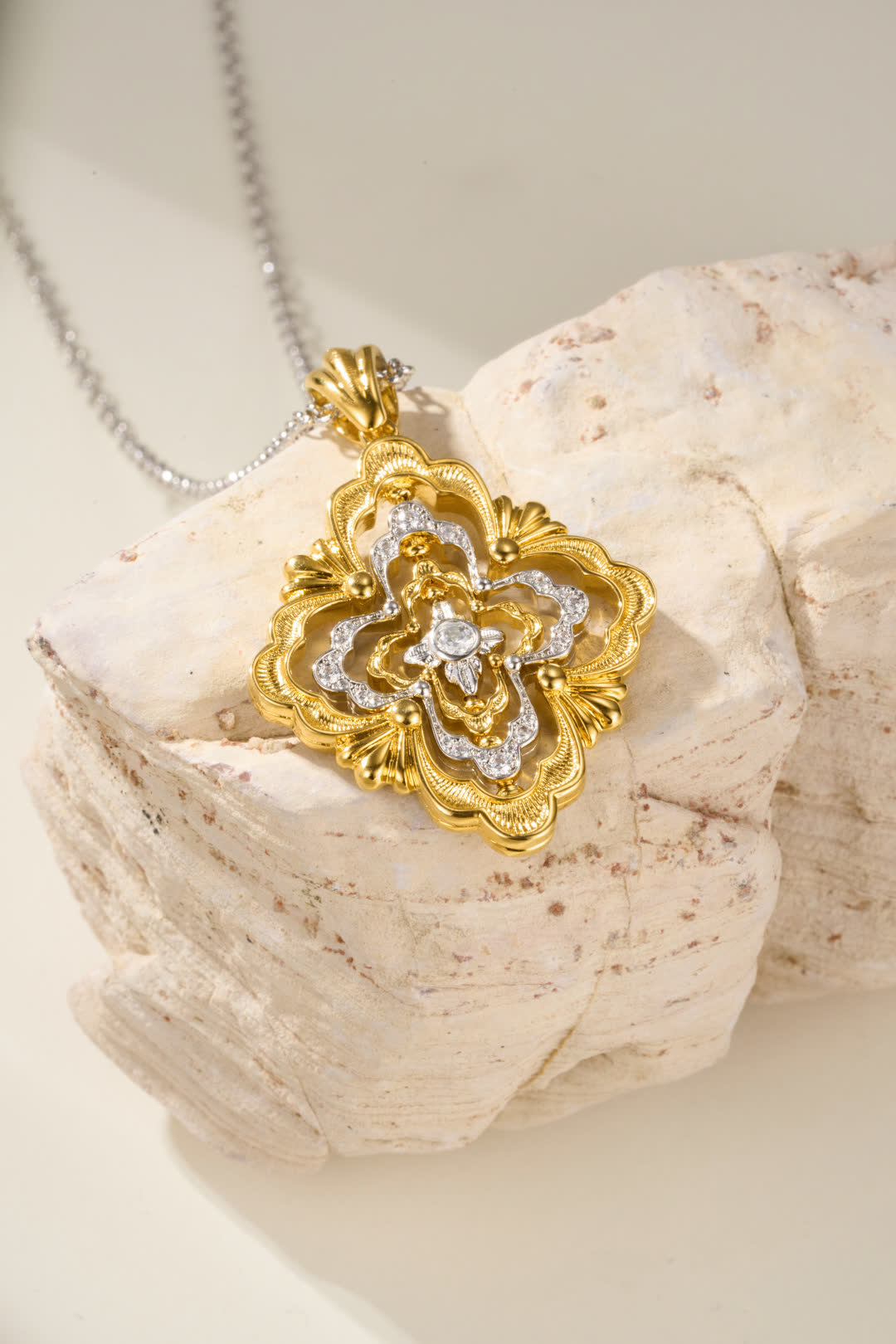 Buccellati Elegant Gold and Silver Filigree Pendant Necklace