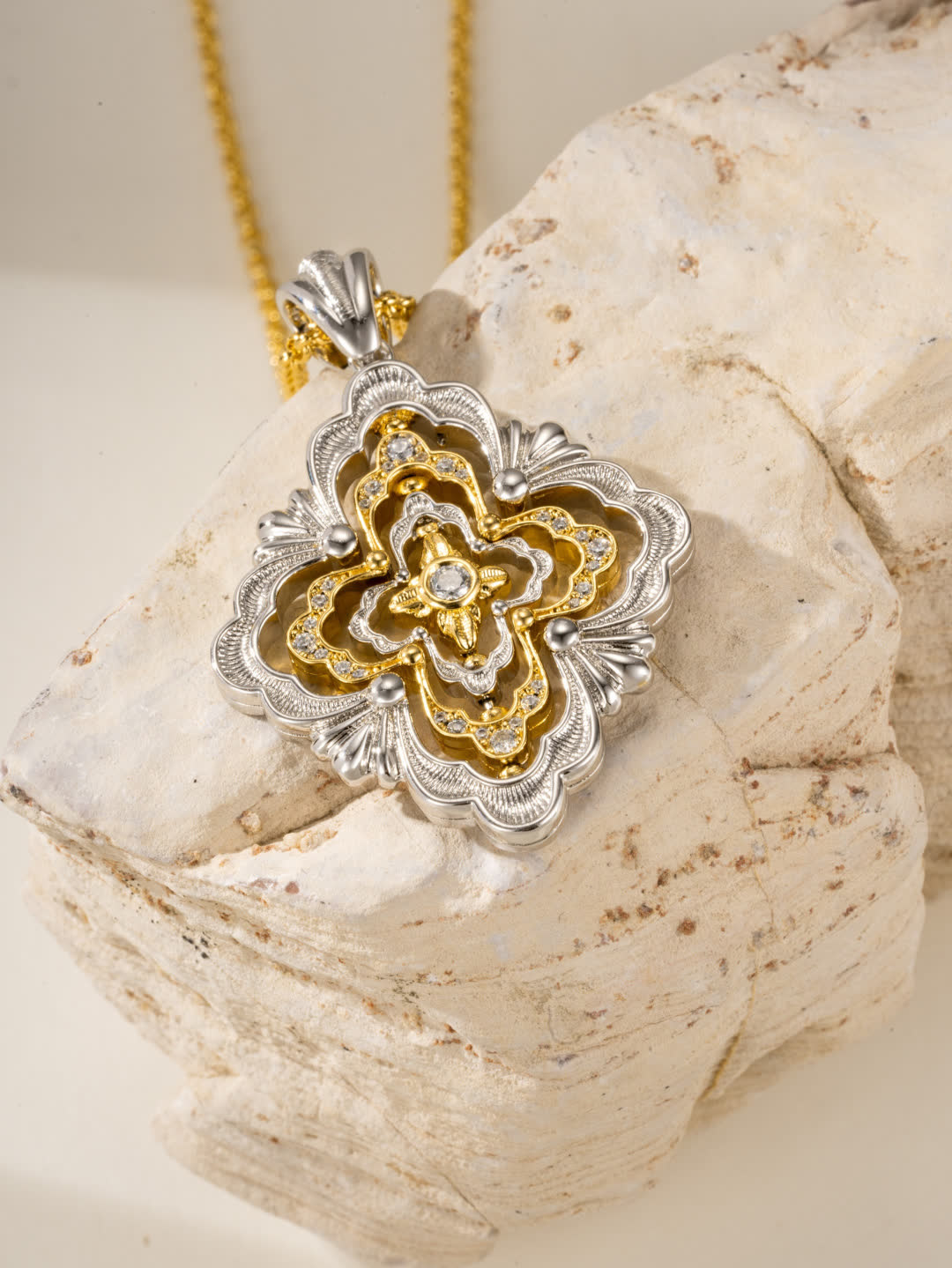 Buccellati Elegant Gold and Silver Mandala Pendant Necklace