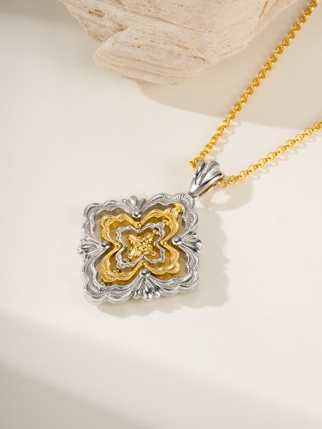 Buccellati Elegant Gold and Silver Mandala Pendant Necklace
