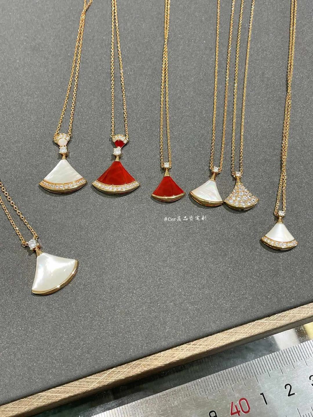 Bvlgari Elegant Fan-Shaped Pendant Necklace