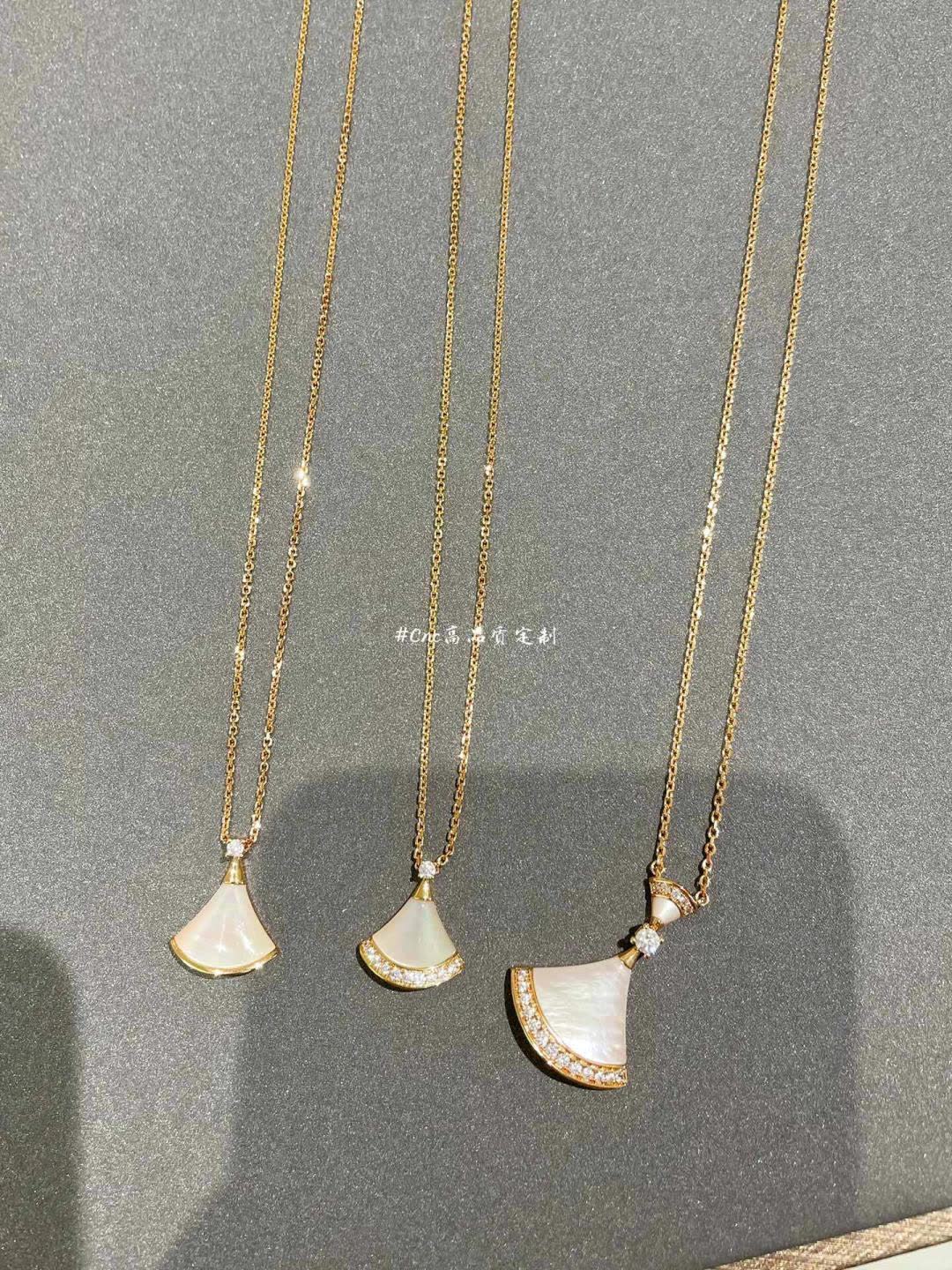 Bvlgari Elegant Fan-Shaped Pendant Necklace