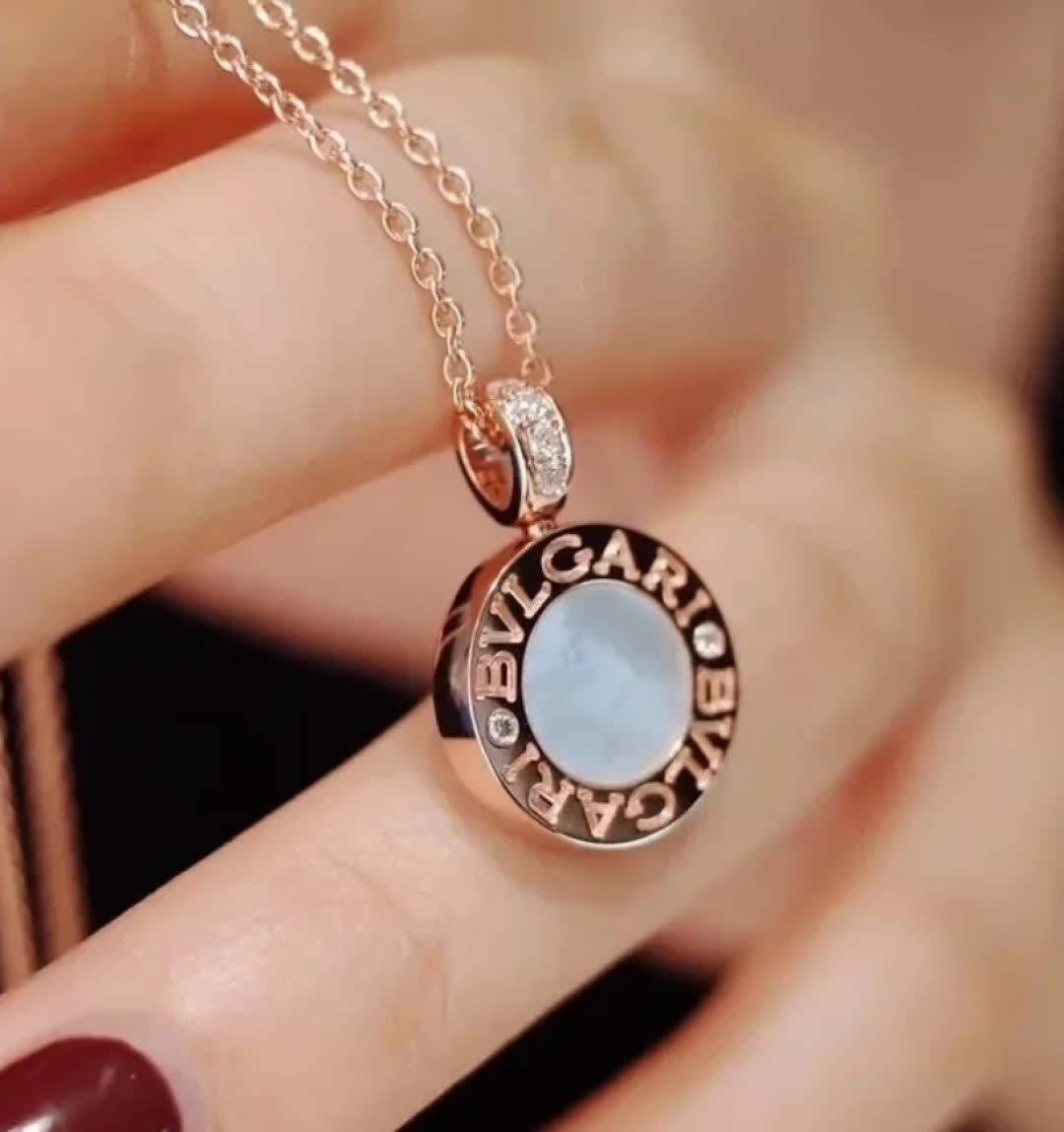 Bvlgari Black/White Onyx Round Pendant Necklace